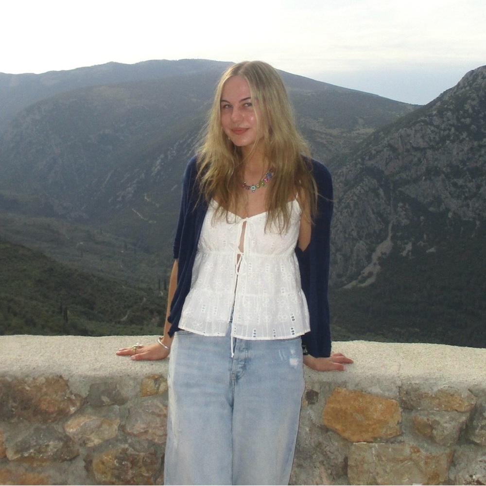 Meet your Posher, Ava